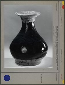 Vase pour conserver le vin en céramique vernissée noire
