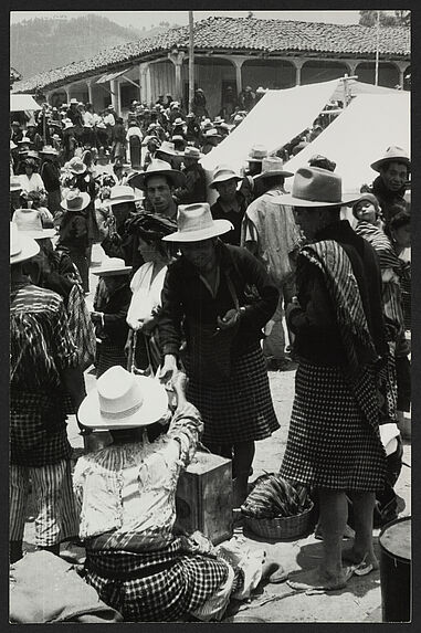 Indiens Kakchiquel de Nahuala au marché du village