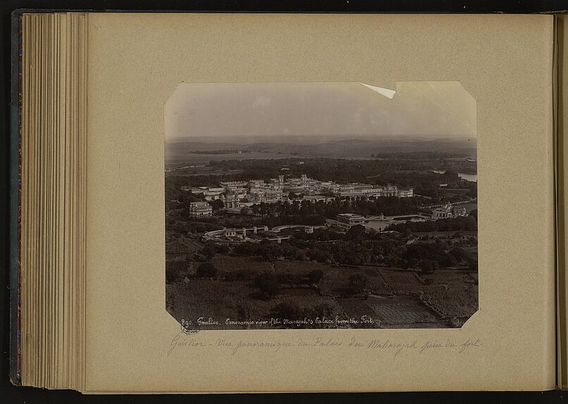 Gawlior, vue panoramique du Palais du Maharajah prise du fort