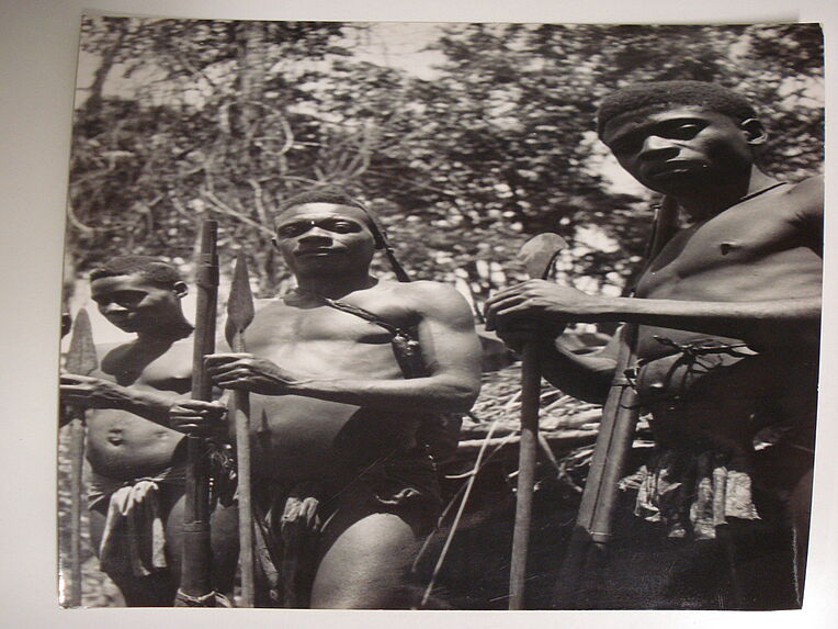 Les pygmées sont armés de vieux fusil à piston