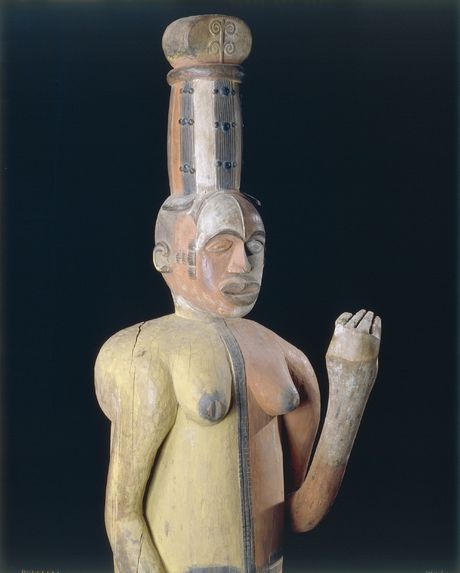 Statue figurant une divinité tutélaire