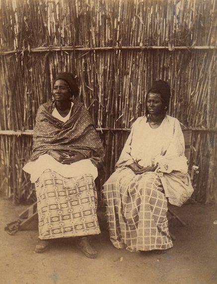 Femme de Sénoudébou et sa fille (métisses)