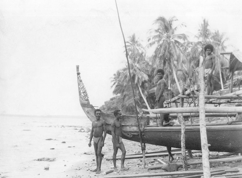 Pirogue à balancier.