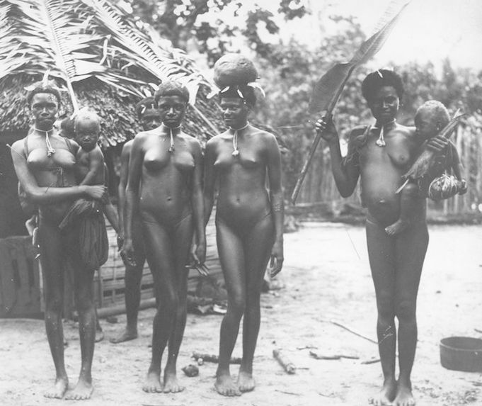 Groupe de femmes des environs de Port-Olry