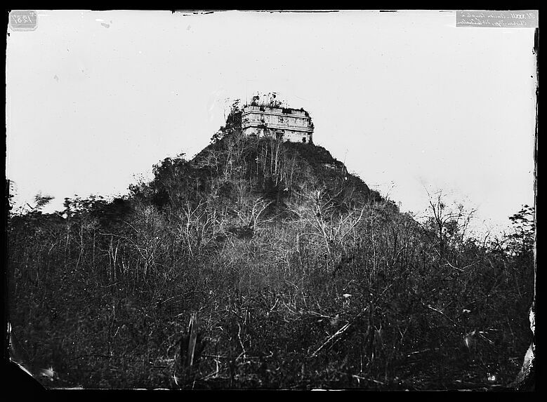 Ancien temple à Chichen-Itza, dit le Château