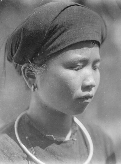 Femme Nung au marché de Nguyen Binh