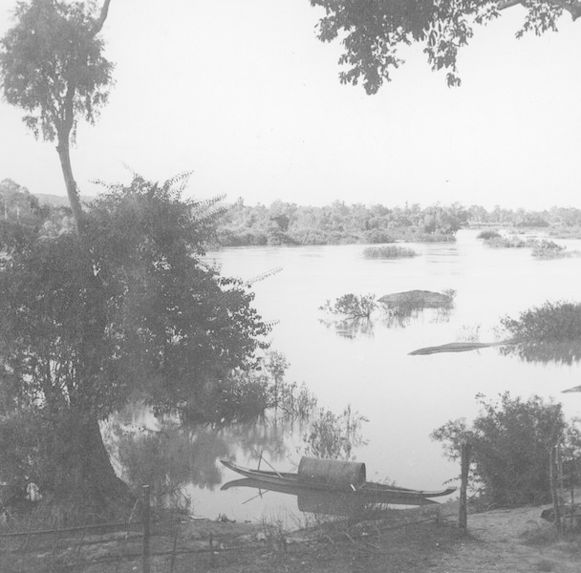 Le Mékong aux basses-eaux à Khong