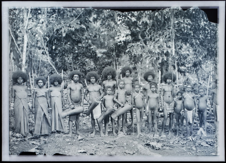 Tribu de Papouas, dans l'intérieur du pays