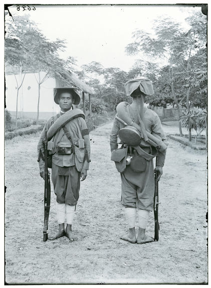 Tirailleurs en tenue de campagne