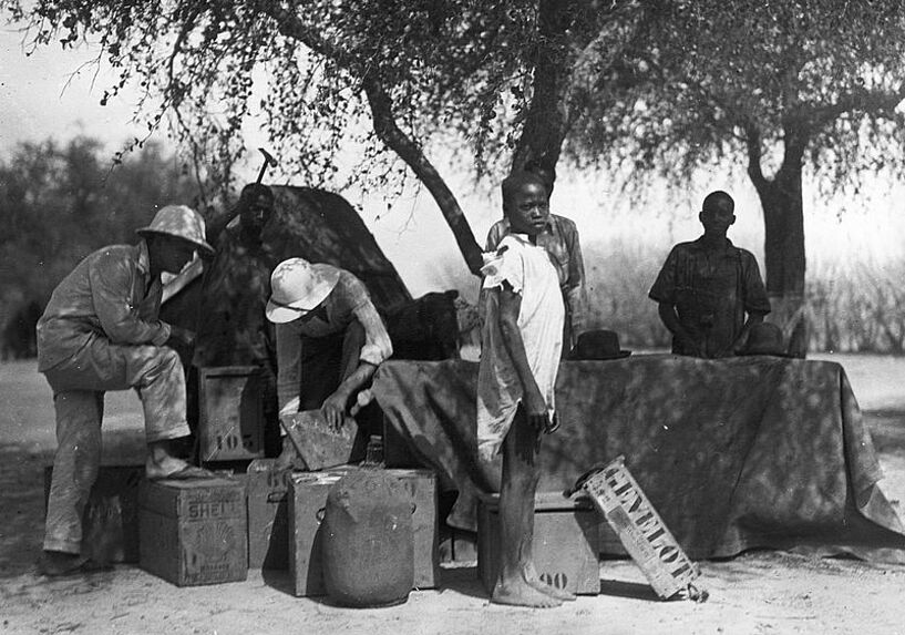 Leiris et Schaeffner au campement de Niamey