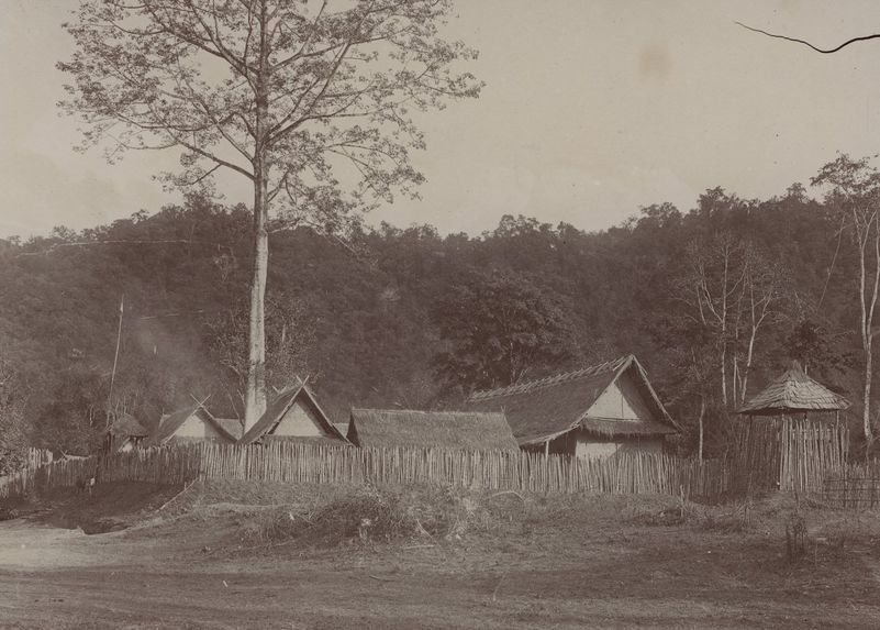 Le village de Muong-Ha-Hin