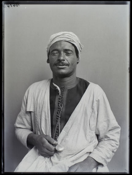 Egyptiens [Portrait d'un homme]