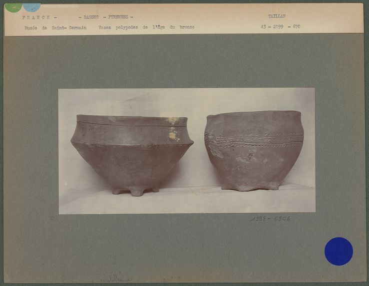 Vases polypodes de l'âge du bronze