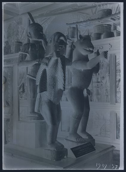 Statue de Geso, Gléglé et Béhanzin