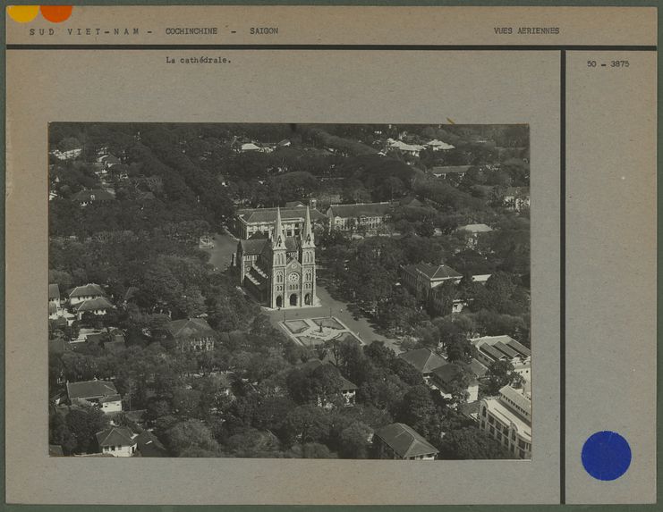 Vue aérienne de la cathédrale [Saïgon]