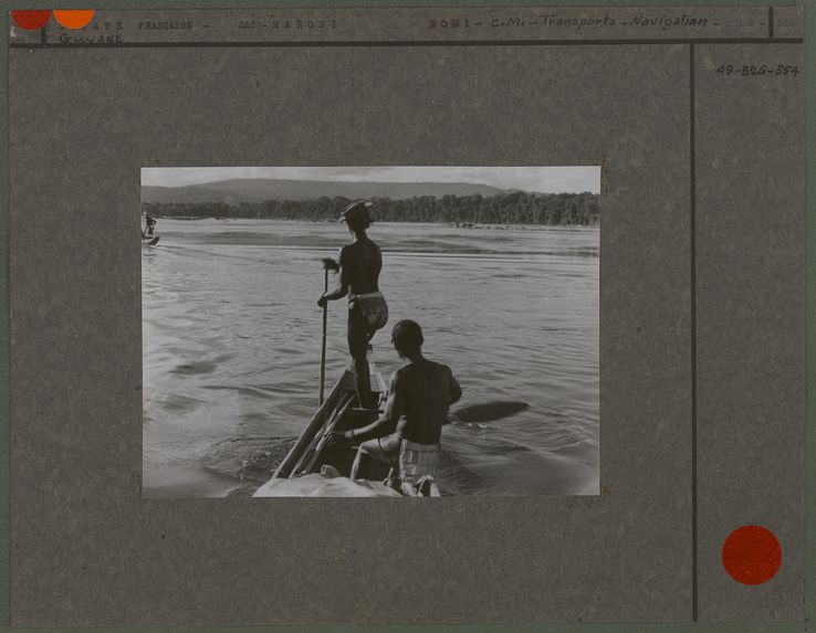 Sans titre [hommes à bord d'une pirogue]