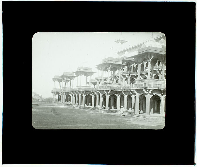 Agra. Mausolée d'Akbar sur la terrasse