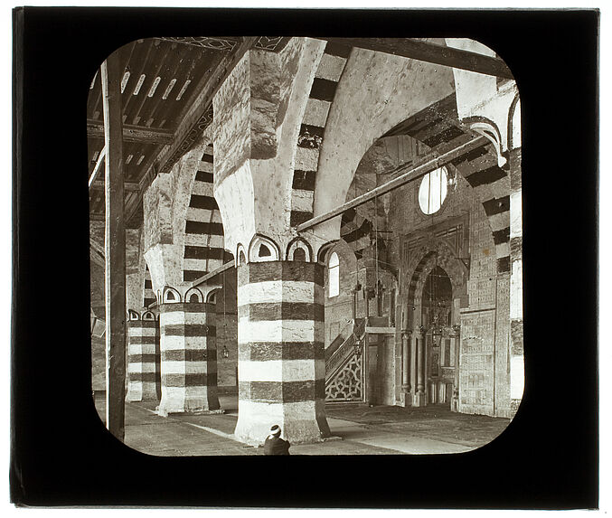 Le Caire. Mosquée bleue. Intérieur