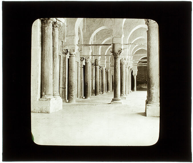 Kairouan. Intérieur du dôme de la Grande mosquée