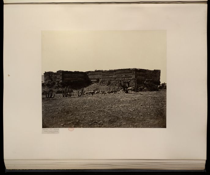 Cités et ruines Américaines, Mitla, Palenque, Izamal, Chichen-Itza, Uxmal, recueillies et photographiées par Désiré Charnay, avec un texte in-8°, par Viollet-Le-Duc, architecte du gouvernement, Ferdinand denis, conservateur à la Bibliothèque Ste Geneviève