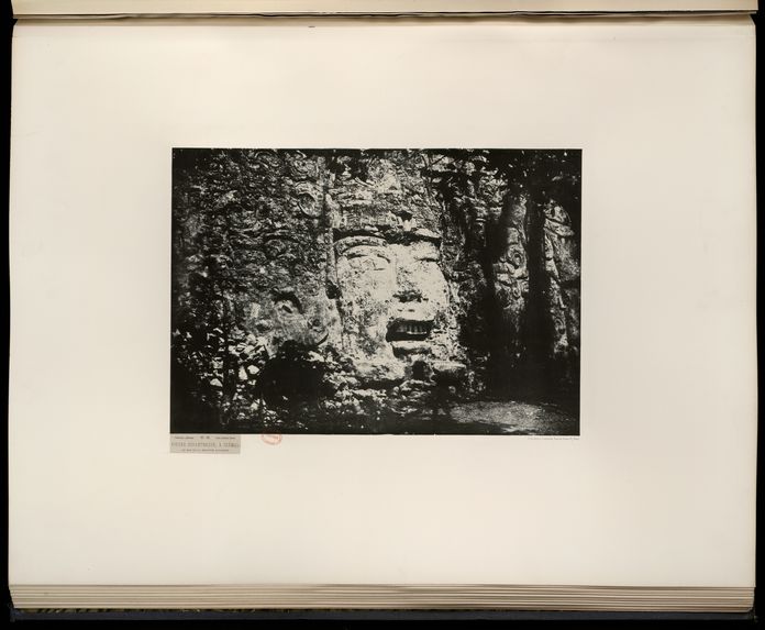 Cités et ruines Américaines, Mitla, Palenque, Izamal, Chichen-Itza, Uxmal, recueillies et photographiées par Désiré Charnay, avec un texte in-8°, par Viollet-Le-Duc, architecte du gouvernement, Ferdinand denis, conservateur à la Bibliothèque Ste Geneviève