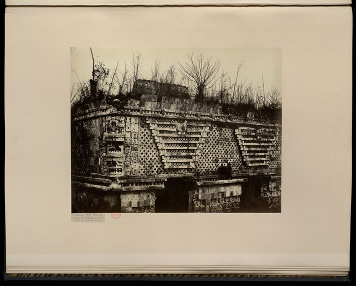 Cités et ruines Américaines, Mitla, Palenque, Izamal, Chichen-Itza, Uxmal, recueillies et photographiées par Désiré Charnay, avec un texte in-8°, par Viollet-Le-Duc, architecte du gouvernement, Ferdinand denis, conservateur à la Bibliothèque Ste Geneviève