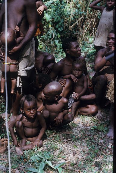 Sans titre [enfants Pygmée]