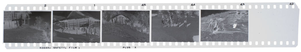 Buang Watut. Mission 1954-55. Bande film de 5 vues de Mapos : portrait d'enfants et habitations