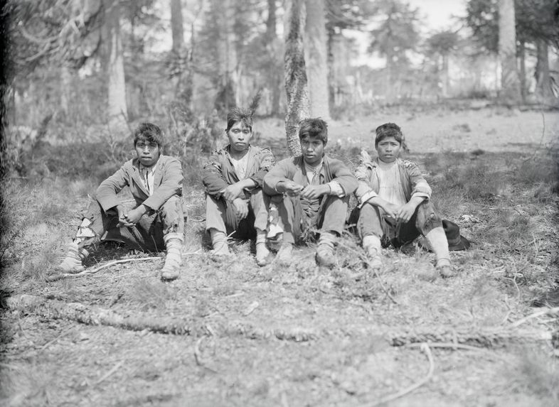 Sans titre [Quatre Mapuches]