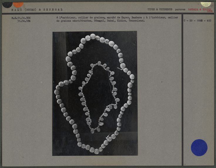 Collier de graines odoriférantes