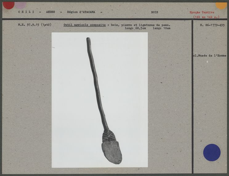 Outil agricole composite : bois, pierre