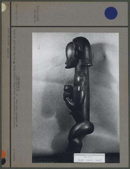 Statuette représentant une femme