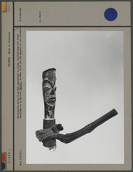 Marionnette rituelle en bois polychromé