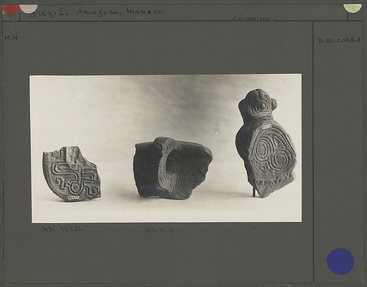 Trois fragments de poterie