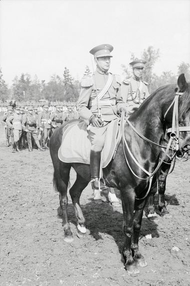 Sans titre [bande film de six vues concernant une parade militaire à Santiago]