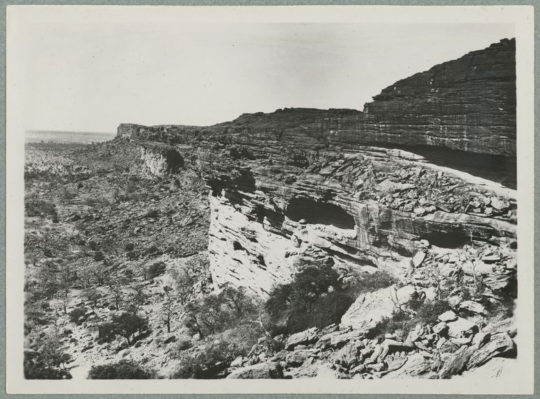 La falaise aux environs de Sanga