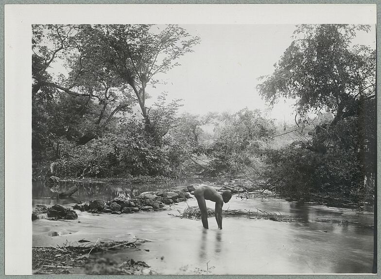 Sans titre [homme à la rivière]