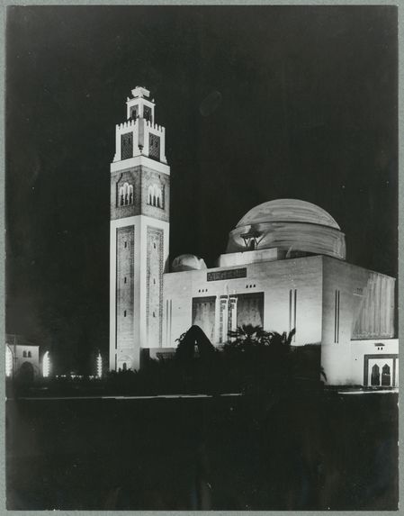 L'Exposition coloniale de Vincennes. 1931. Pavillon de l'Algérie illuminé