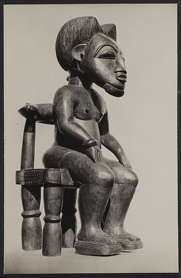 Institut français d'Afrique noire, Musée d'Abidjan, Côte d’Ivoire. Portrait d'un chef. Sculpture baoulé