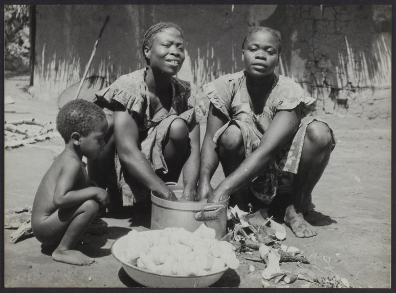 Préparation du manioc au pays gouro