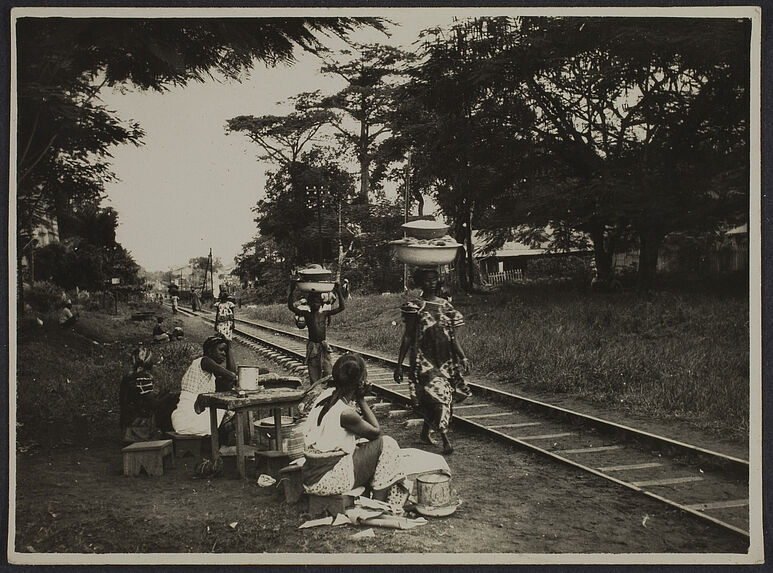 Marché au passage à niveau