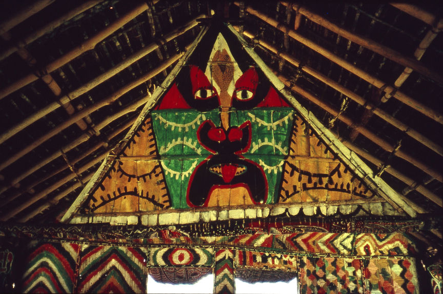 Papua New Guinea ; Vallée du Sepik ; Porapora ; Village  de Muruken ; Peintures int. de l'église