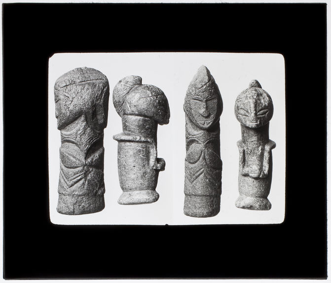 Statuettes en pierre provenant du Kissi