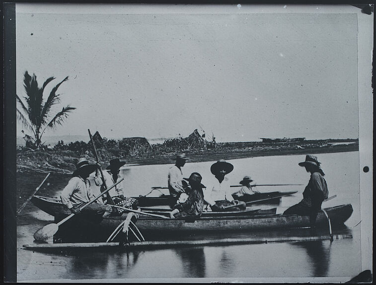 Pirogues tahitiennes