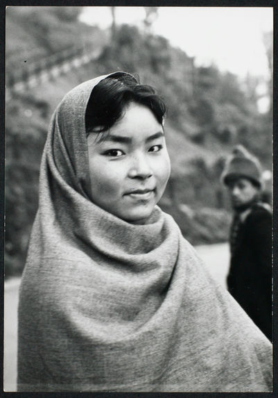 Jeune femme de type mongol
