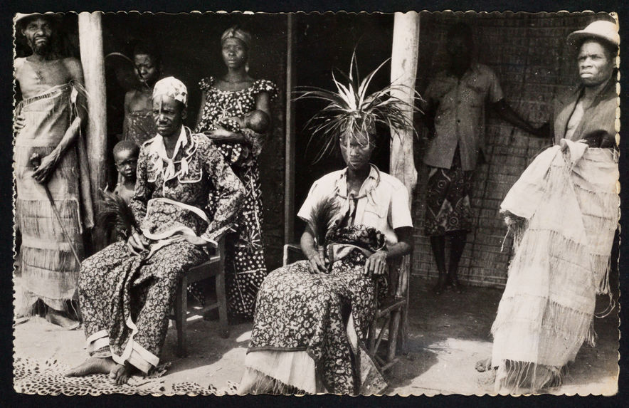 M'Bé (Moyen-Congo) : Makoko, roi des Batéké et sa famille