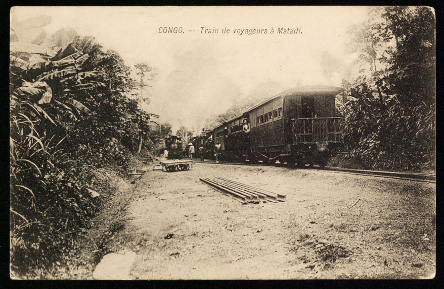 Train de voyageurs à Matadi