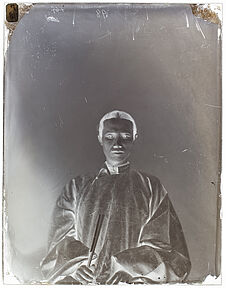 Ambassade Cochinchinoise à Paris- 1863 [Portrait de face, en buste, d'un…