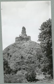 Sans titre [ruines du site d'Anuradhapura ?]