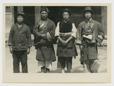 Tibétains du village de Tsedjrong